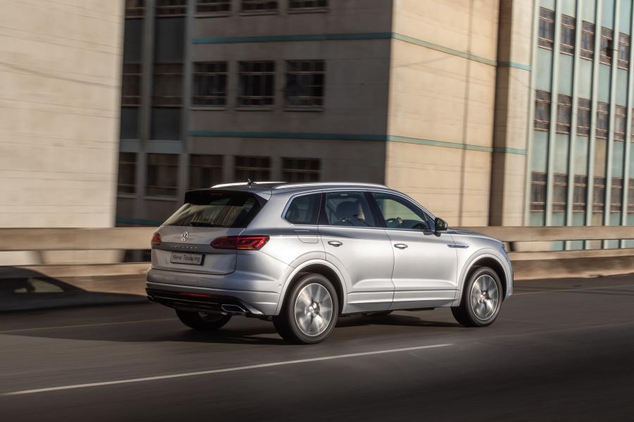 Volkswagen Touareg V6 TDI R-Line 2018 года  (ZA) (фото 10 из 32)